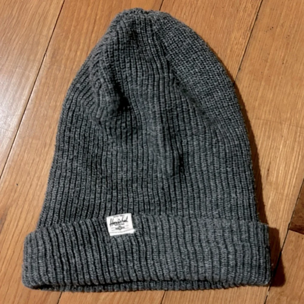 Herschel Supply Co gray Elmer kid’s Beanie knit hat